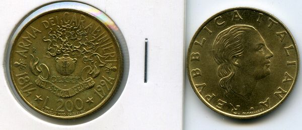 Монета 200 лир 1994г карабинеры Италия